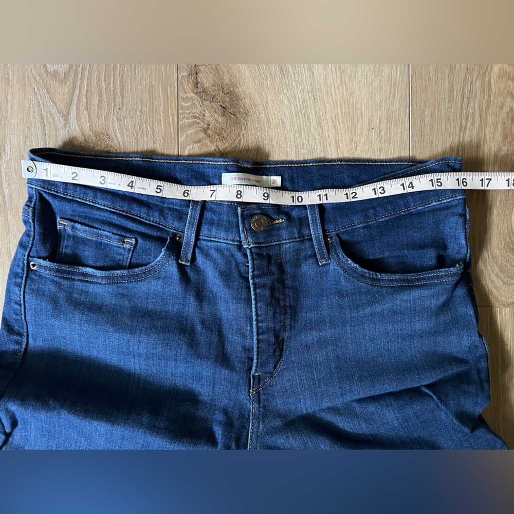 LEVIS 311 Shaping Skinny Jeans EUC - Picture 3 of 8